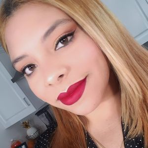 Meet your Posher, Daniela